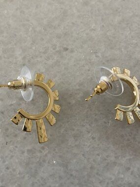 Kendra Scott Kat Huggie Earrings - Gold New fashion jewelry Size Small